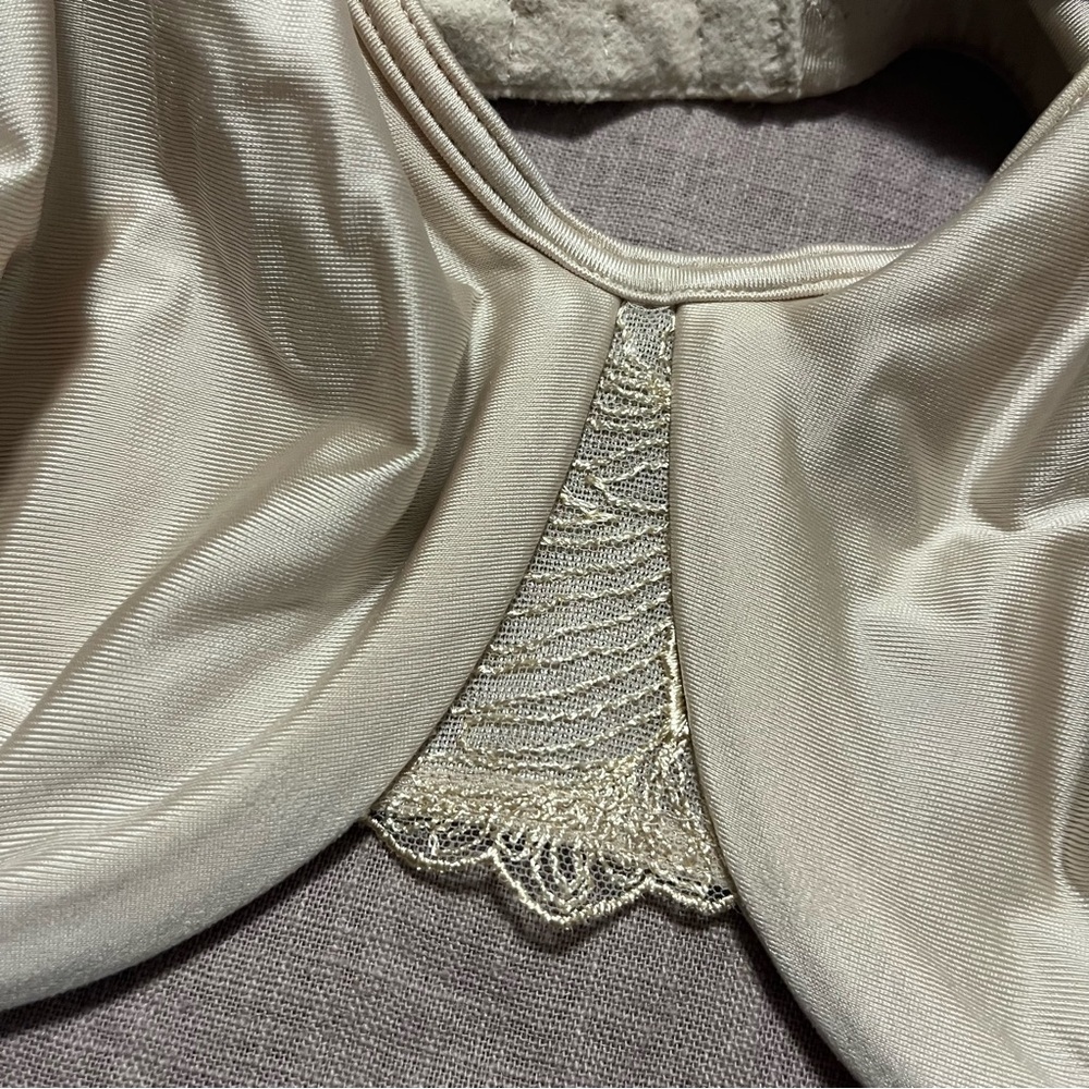 Wacoal Cream Lace Details Size 40C Women's Bra Super Soft barely worn - Picture 3 of 6